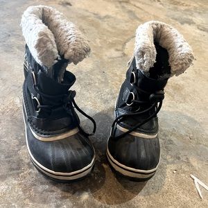 Boys Sorel boots